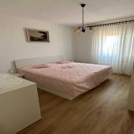 Ksenija - Three Bedroom With Three Balconies And Sea View St Apartment Supetar