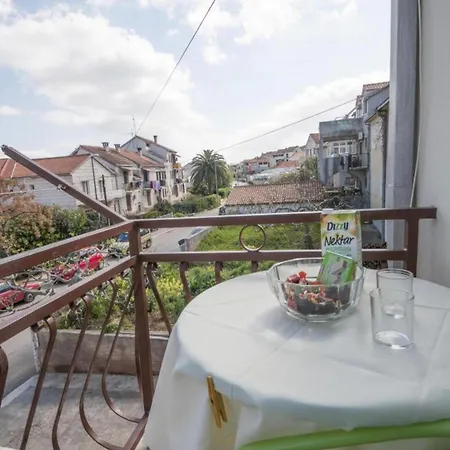 Apartment Ksenija - Three Bedroom With Three Balconies And Sea View St